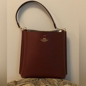 AUTHENTIC Coach Large burgundy Mollie Bucket Bag.